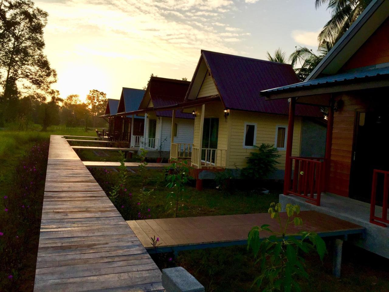 Baan Thung Home Stay Prasat Esterno foto
